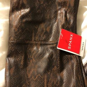 Spanx sz large new Brown crocodile leggings